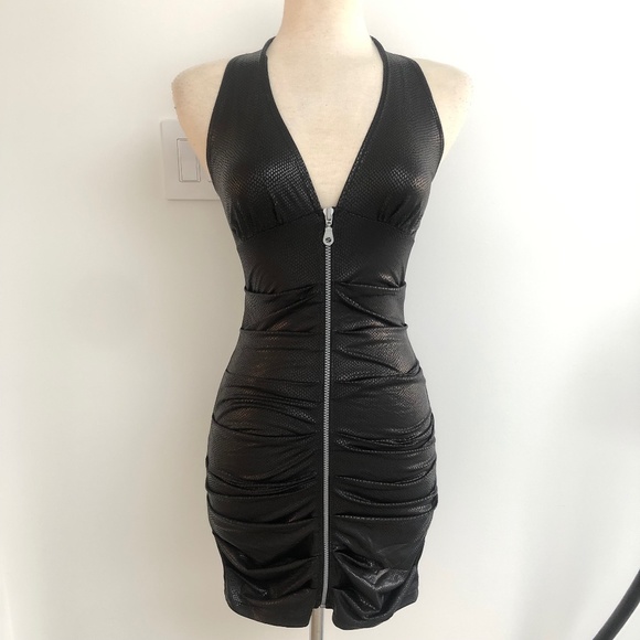 Black ruched dress with zipper - Picture 1 of 3